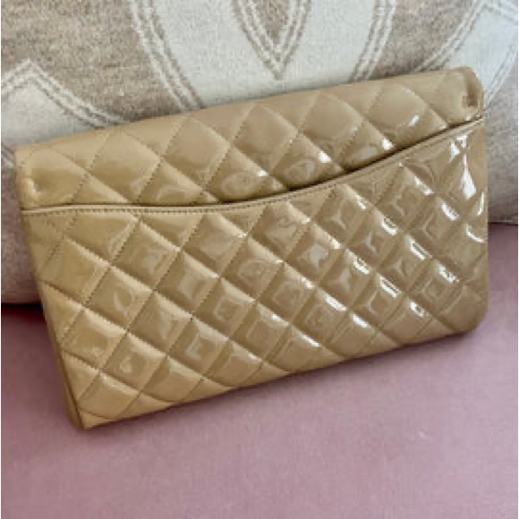 CHANEL CLUTCH ON CHAIN BAG (AUTHENTIC) - Picture 9 of 14